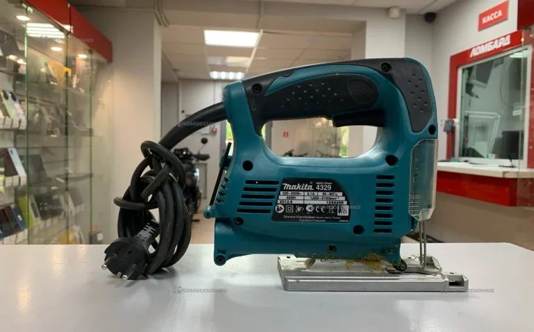 Электро Лабзик Makita 4329