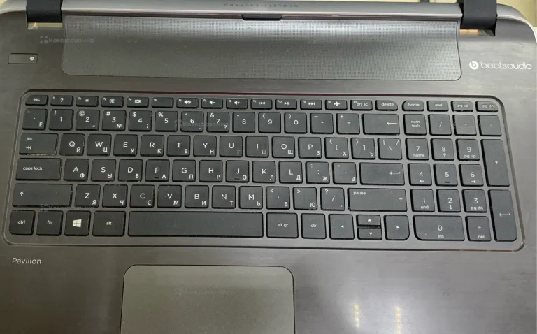 Ноутбук  HP 17-F000