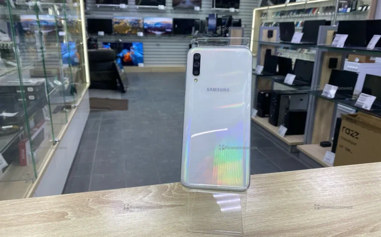 Samsung Galaxy A50 4/64 ГБ