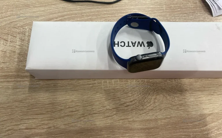 Часы  Apple Watch SE 44mm