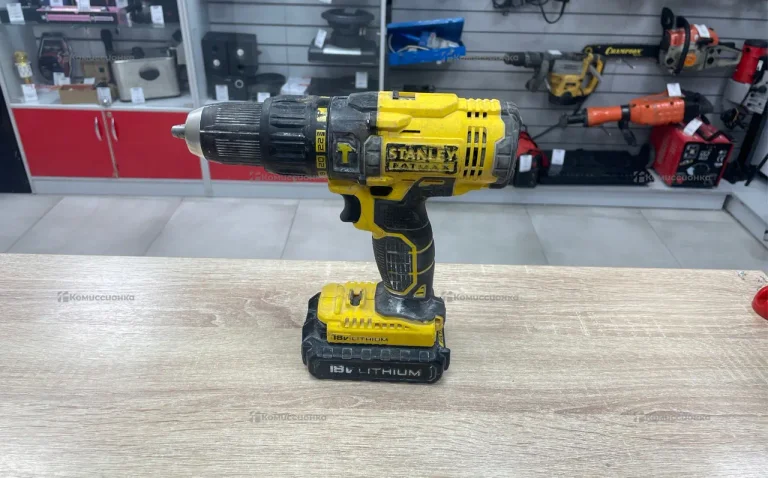 Дрель-шуруповерт STANLEY FMC626