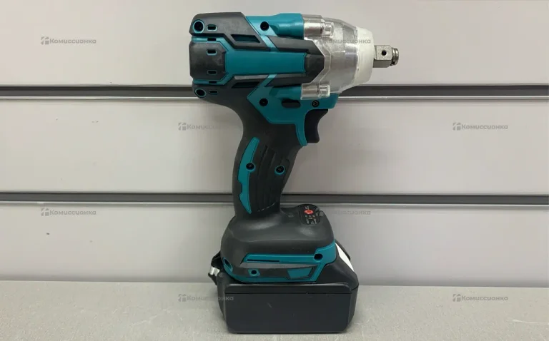 Гайковерт с набором Makita Rep