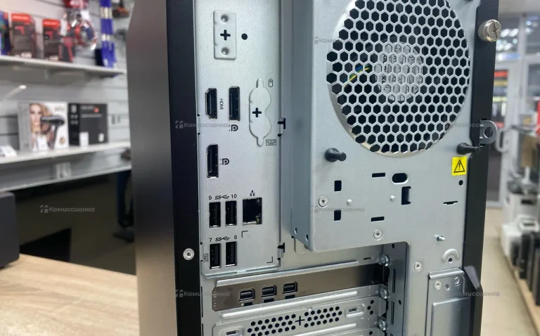 Системный блок  Lenovo ThinkStation P3 Tower