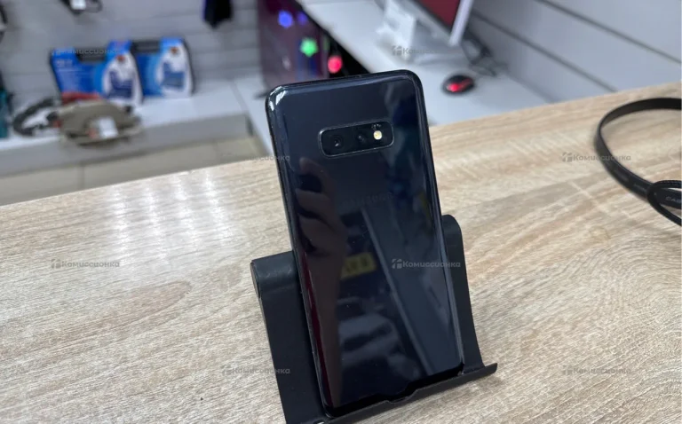 Samsung Galaxy S10e 6/128 ГБ
