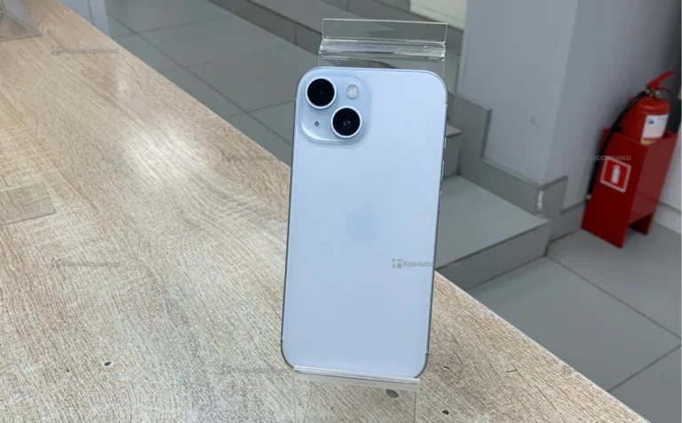 Apple iPhone 15 6/128 ГБ
