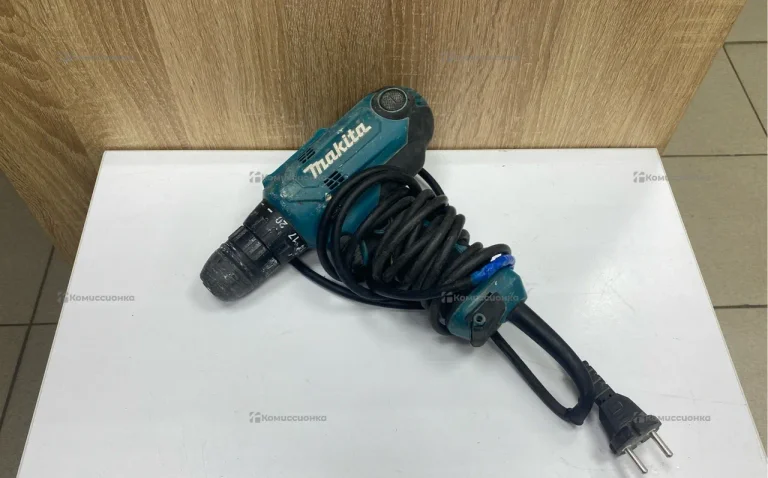 сетевая дверь шуруповерт Makita DF0300