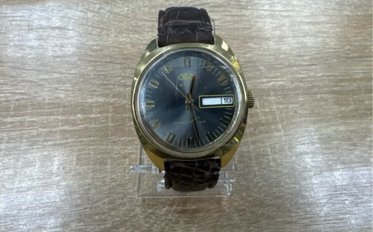 Часы  СЛАВА 28 камней