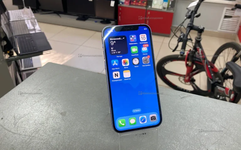 Apple iPhone 12 64 ГБ.