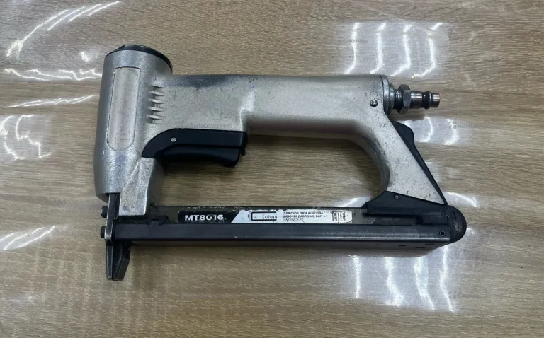 Скобозабивной пистолет Meite MT8016