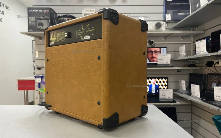 Комбоусилитель Stagg 10AA
