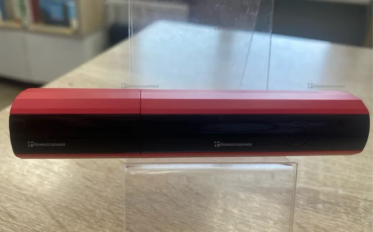 Lil solid red