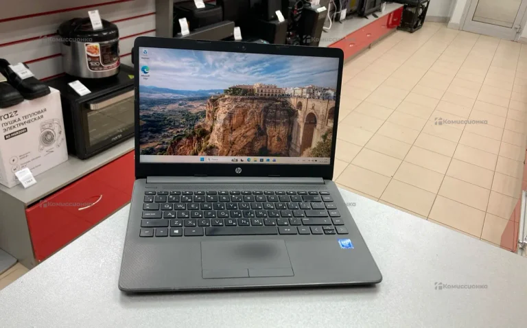 Ноутбук HP 240 G8