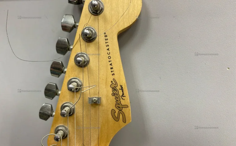 Электрогитара Fender Stratocaster