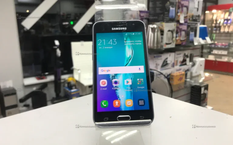 Samsung Galaxy J1 1/8 ГБ