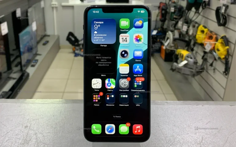 Apple iPhone 11 Pro Max 4/64 ГБ
