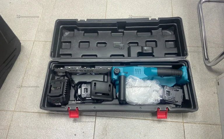 Цепная пила аккумуляторная бесщеточная Makita(сини