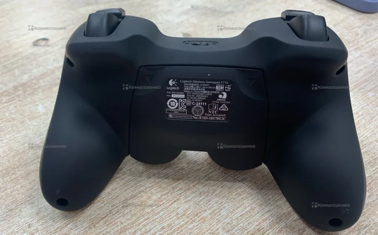 Джойстик LOGITECH F710