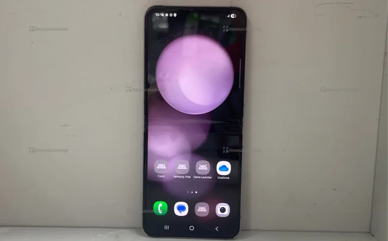 Samsung Galaxy Z Flip5 8/256 ГБ