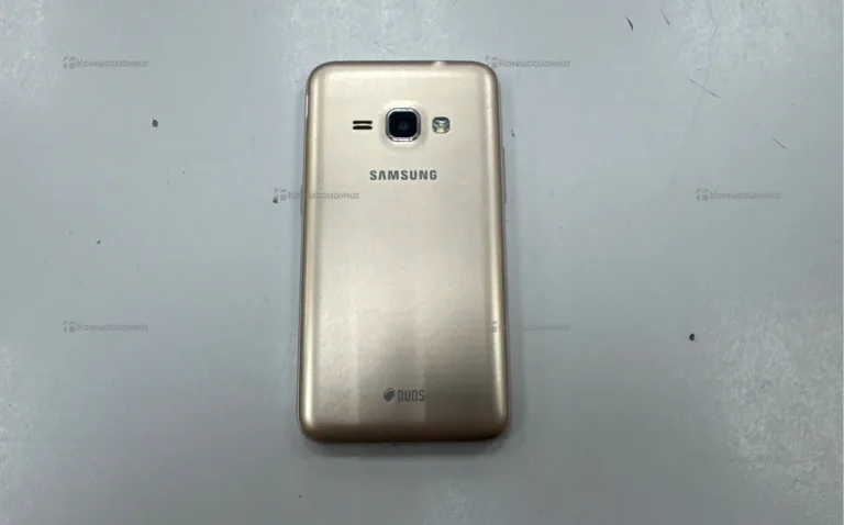 Samsung Galaxy J1 1/8 ГБ