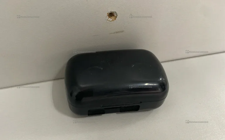 Наушники  черные квадратные