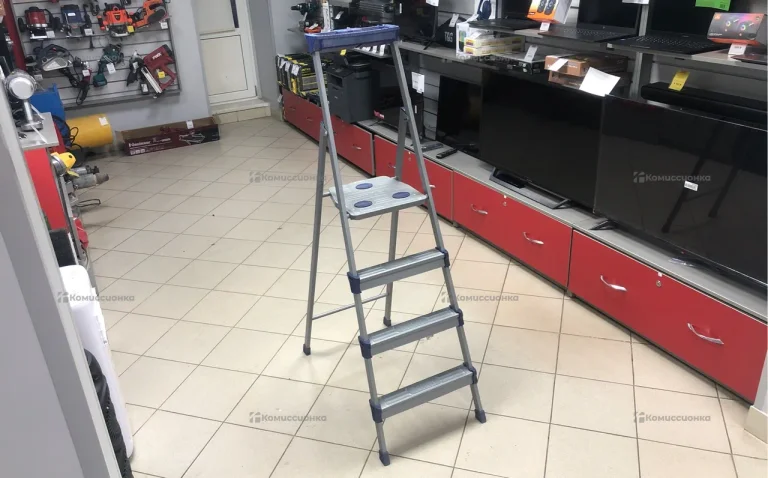 Стремянка Nika