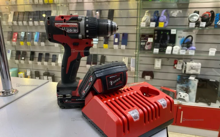 Аккумуляторная дрель-шуруповерт Milwaukee M18 CBLD