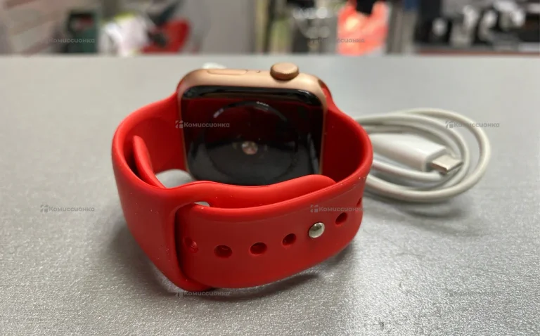 Часы  Apple Watch SE 44mm (gen1)