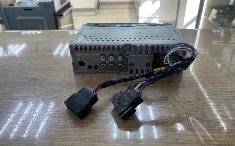 Автомагнитола  AurA AMH-79DSP