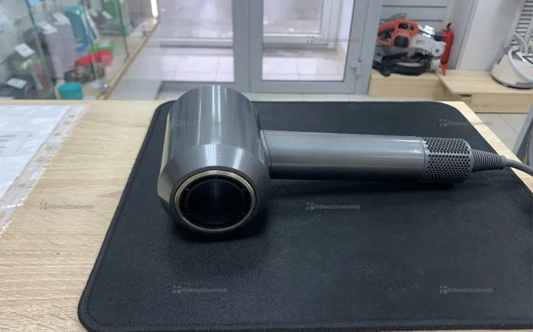 Фен Dyson реплика