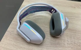 Наушники  Logitech g733