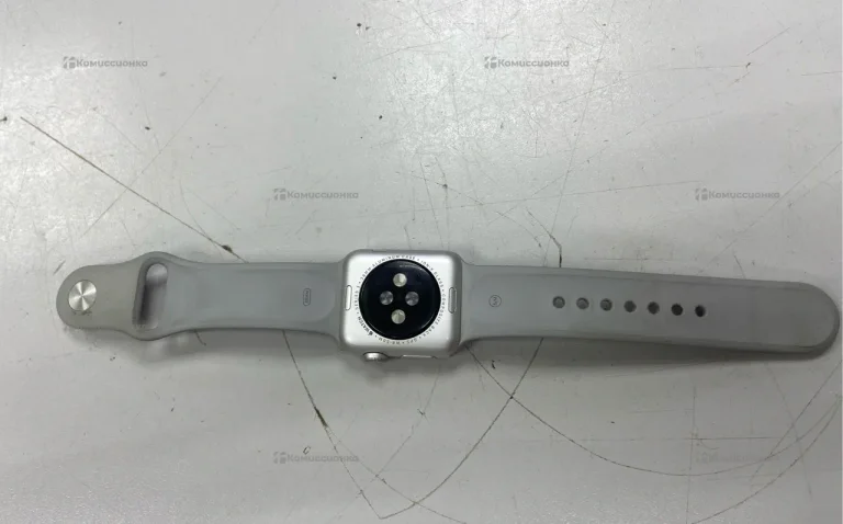 Часы  Apple Watch Series 3 38mm
