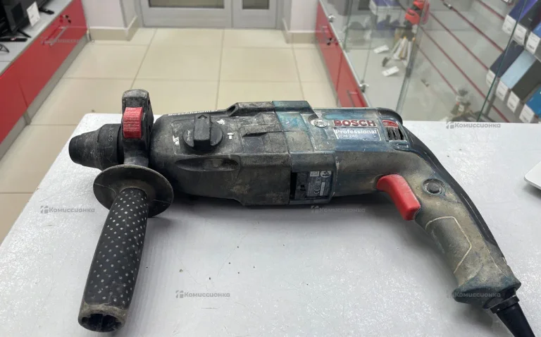перфоратор Bosch GBH240