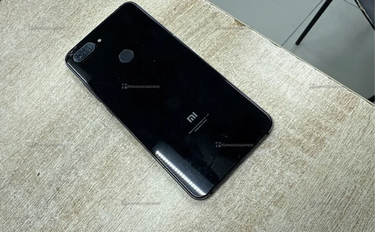 Xiaomi Mi 8 Lite 4/64 ГБ