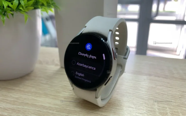 Смарт-часы Samsung Galaxy Watch 4
