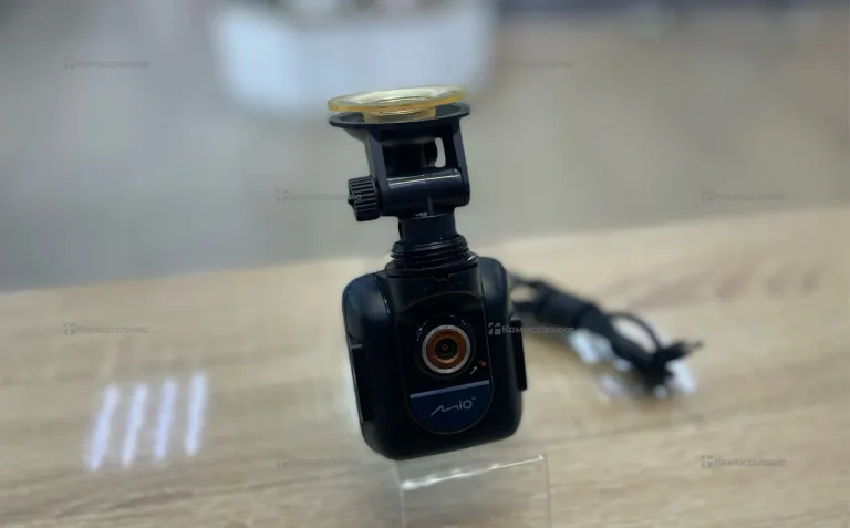 Видеорегистратор  mivue 365