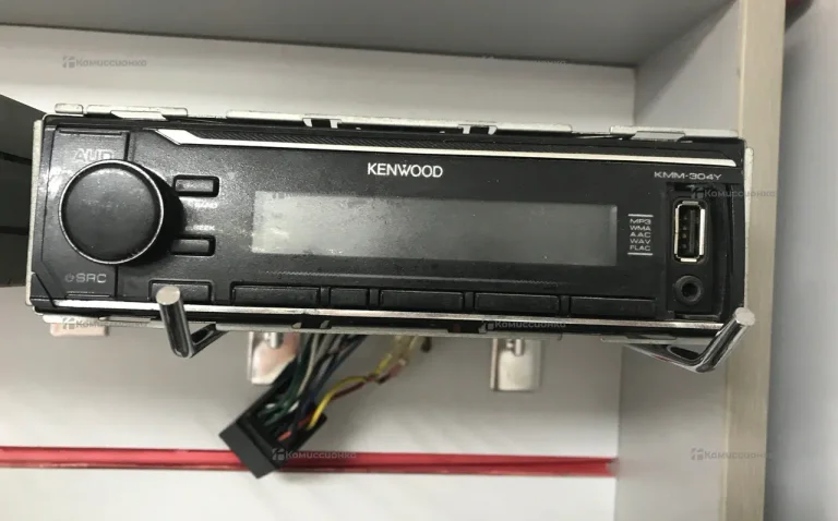 Автомагнитола  Kenwood KMM-304Y