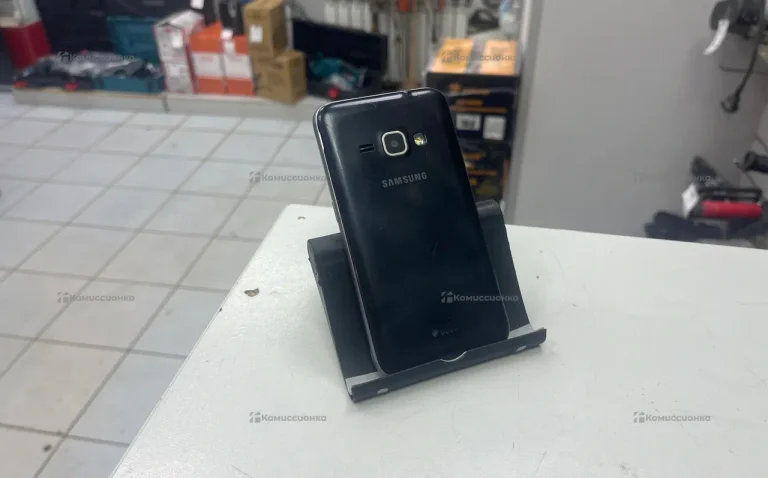 Samsung Galaxy J1 (2016) 1/8 ГБ