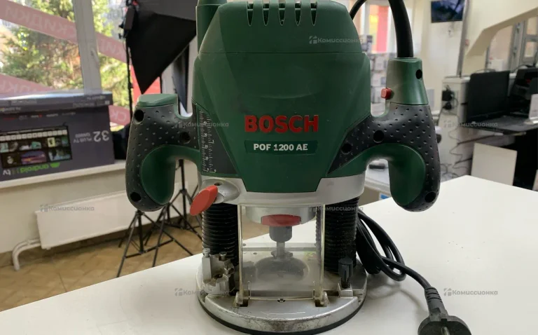 Фрезер Bosch POF 1200 AE