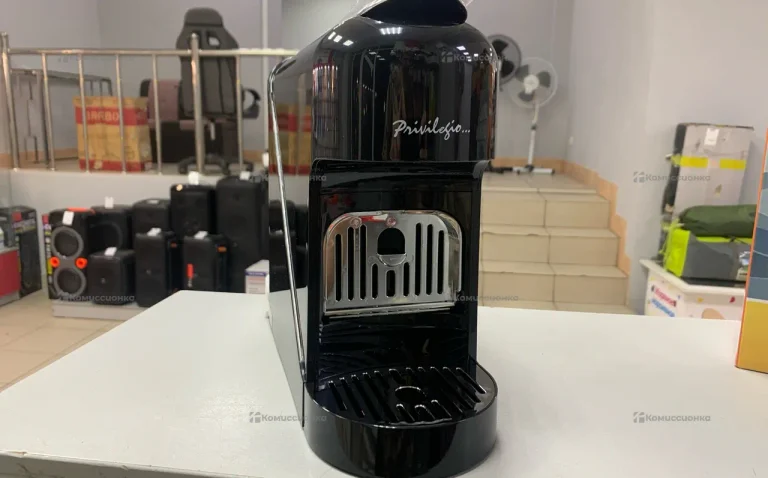 Кофеварка капсюльная PRIVILEGIO CM-208N1L