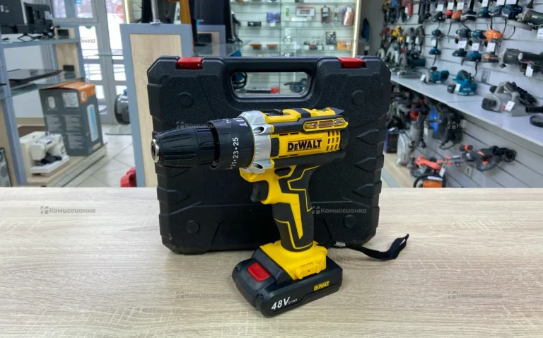 Шуруповерт Dewalt реплика