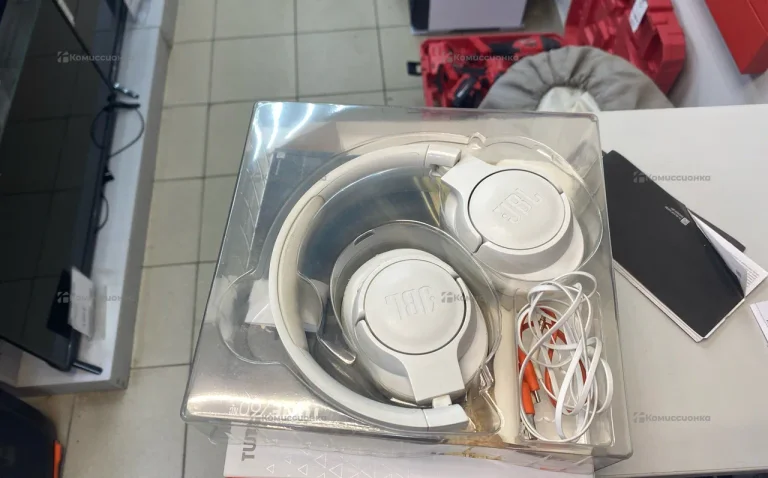 JBL TUNE 760 NC