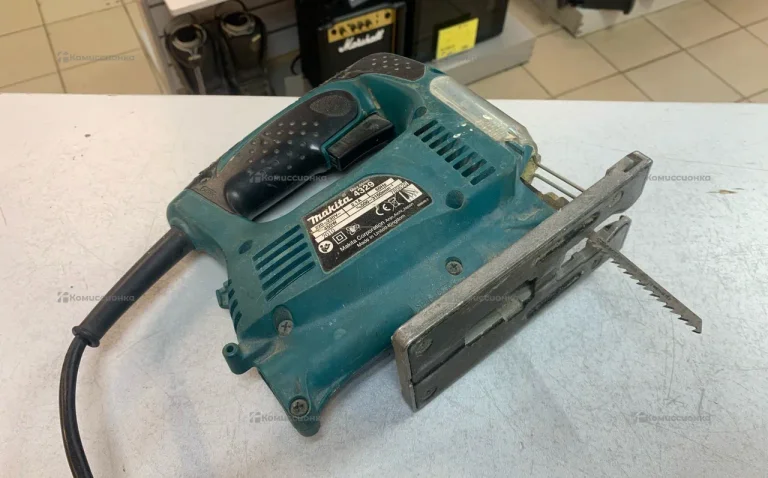 Электролобзик makita 4329