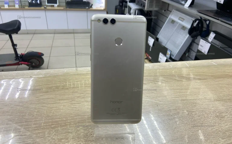 Honor 7X 4/64 ГБ
