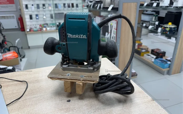 Фрезер makita RP0900