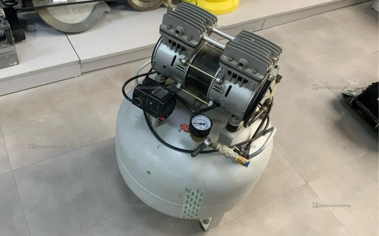 Безмасляный компрессор для стоматологических устан