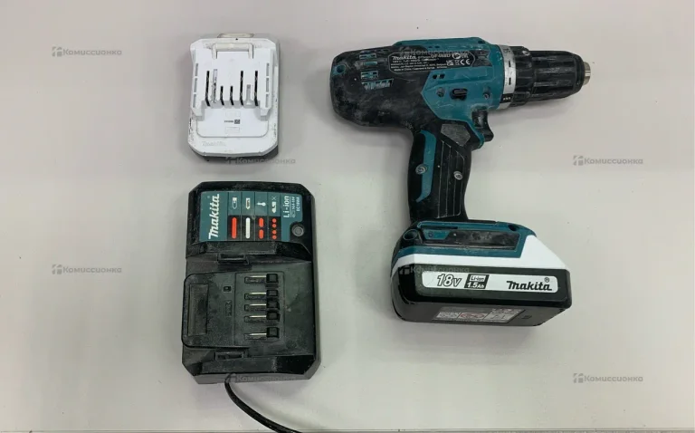 Аккумуляторная дрель-шуруповерт Makita DF488DWE
