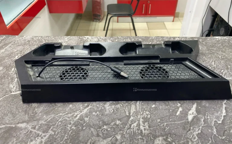 Sony охлаждающая станция с зарядкой для джойстиков