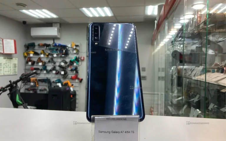 Samsung Galaxy A7 4/64 ГБ