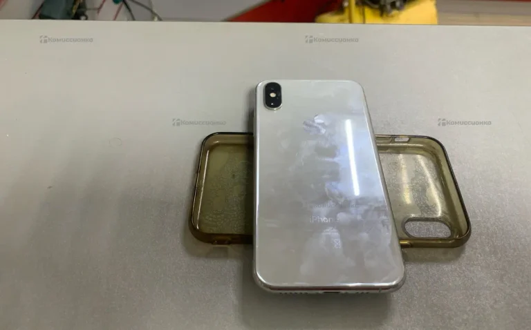 Apple iPhone XS 4/64 ГБ