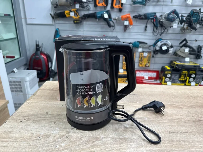 Чайник электрический REDMOND RK-G196